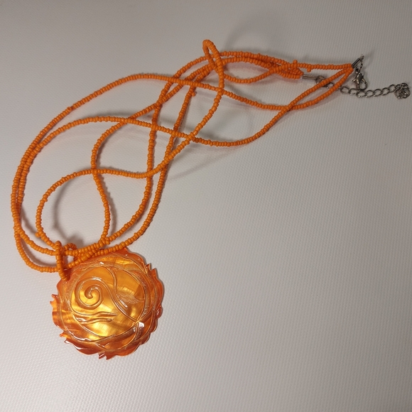 Vintage Orange Hand Carved Shell Multi Strand Beaded Necklace - Picture 4 of 5